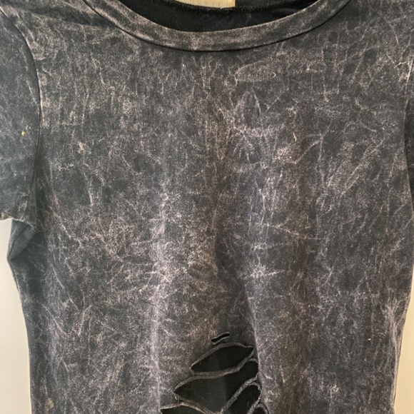 Acid wash ripped shirt - Picture 4 of 7